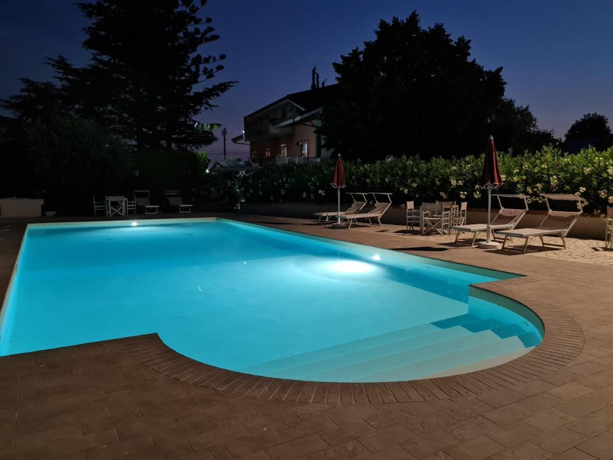 Le Bisceglie Casa de hóspedes Albanella Exterior foto